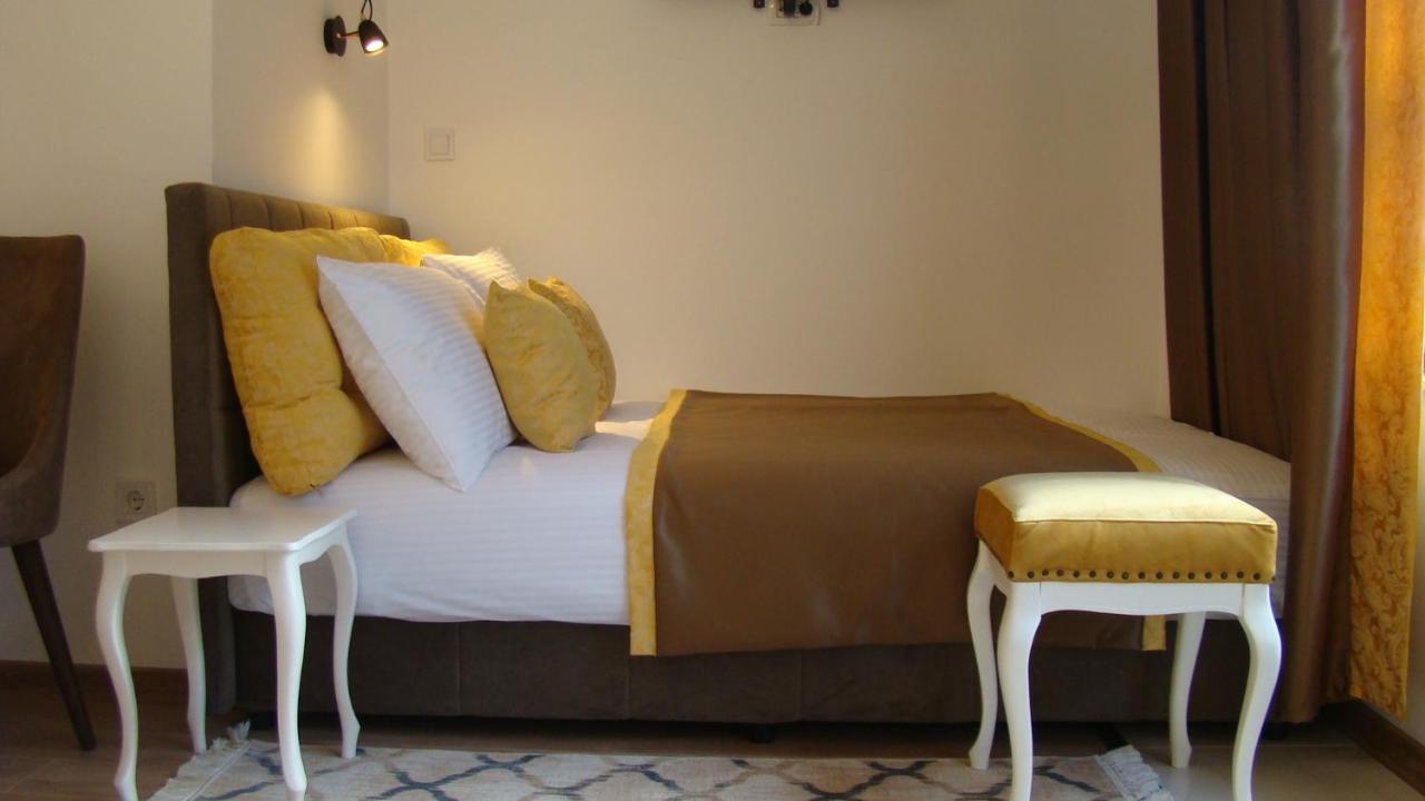 Gagovic Apartment Cetinje Bagian luar foto